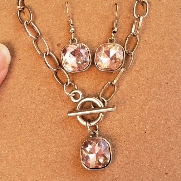 Elegant Silver Pink Jewelry Set Toggle Clasp Necklace & Dangle Earrings - Picture 5 of 13
